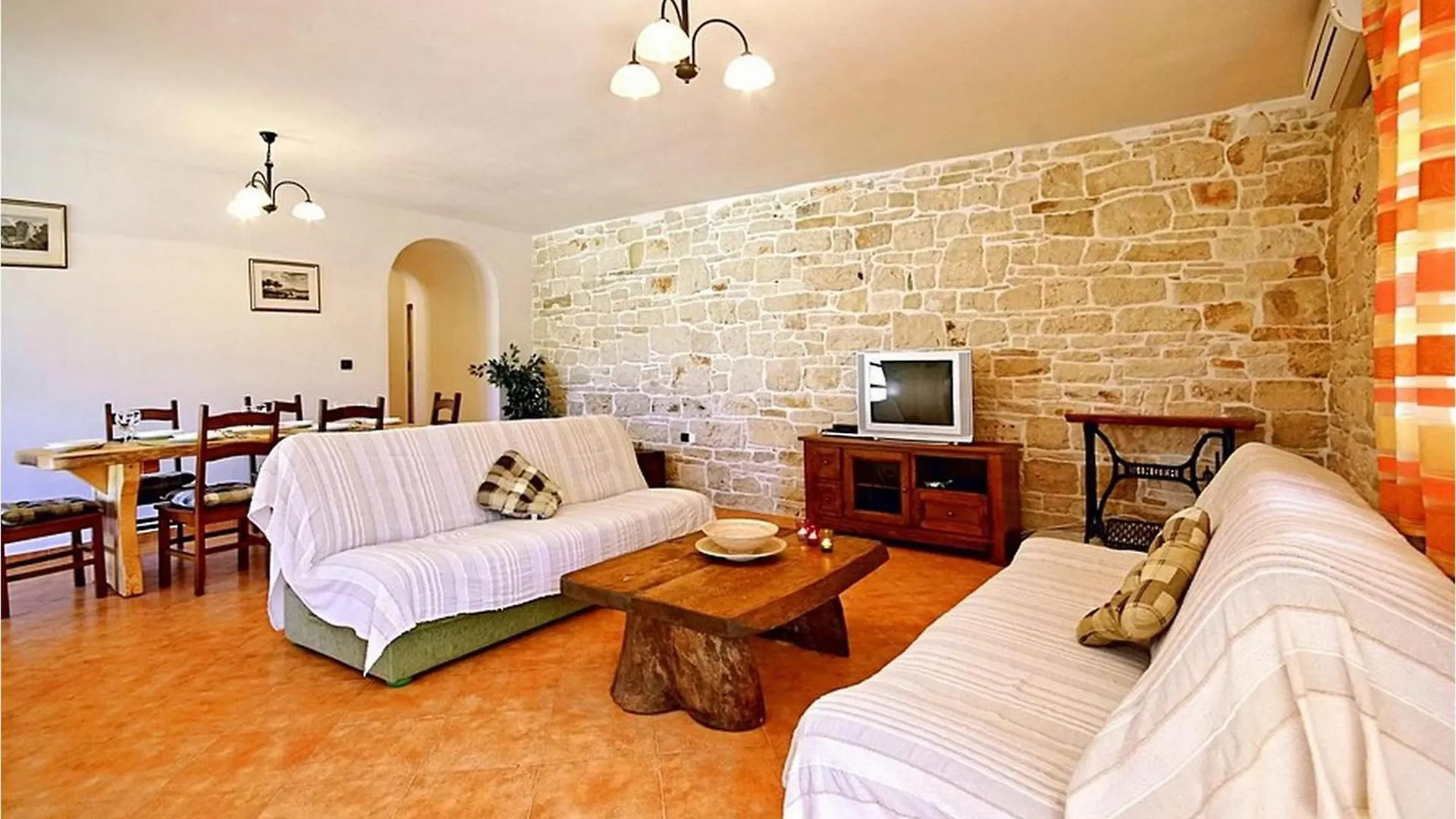 Villa David Tinjan Holiday home