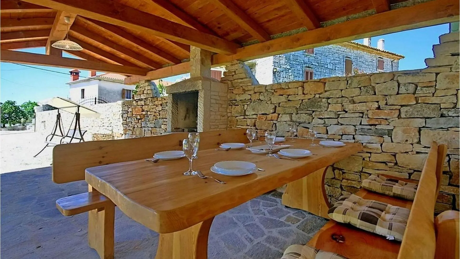 Villa David Tinjan Holiday home